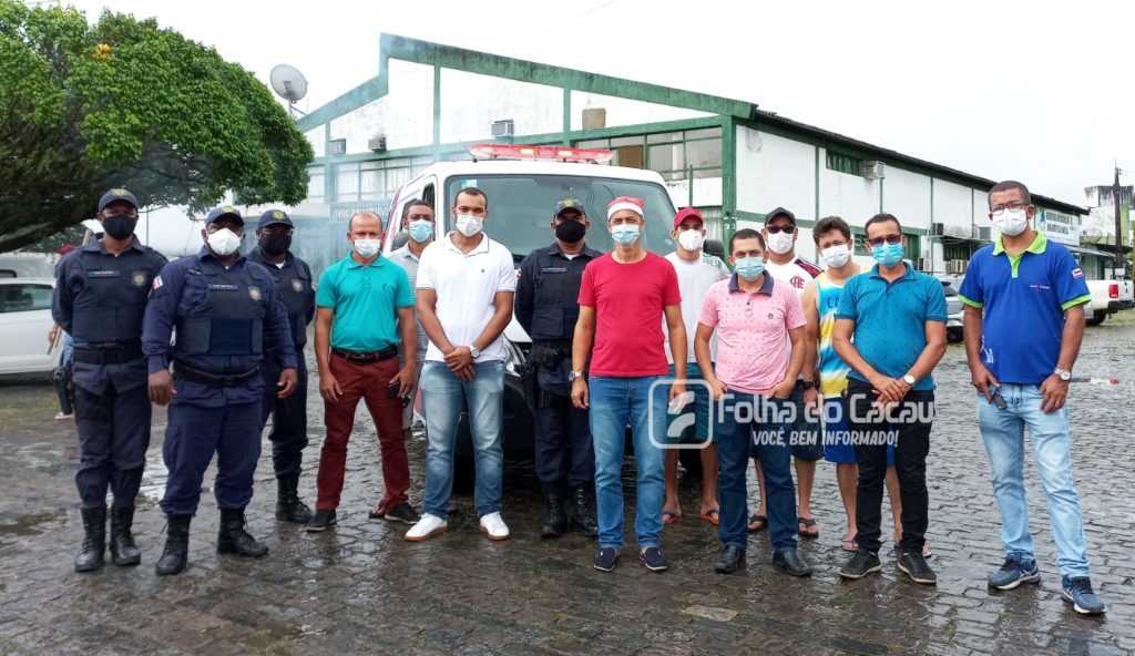 Camacã: Prefeito Paulo do Gás apresenta ambulância moderna para a população